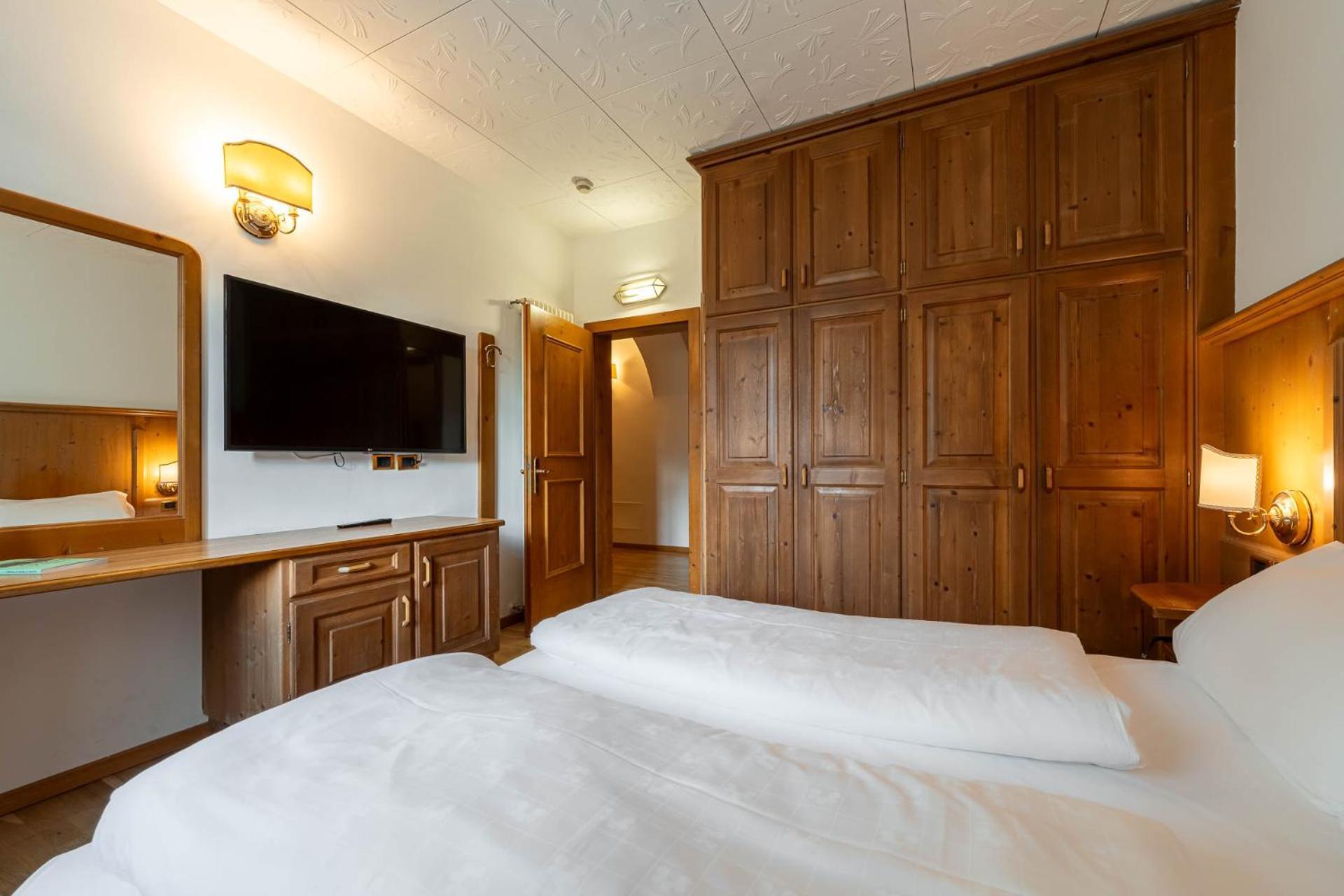 Hotel Dolomiti Schloss Canazei Luaran gambar