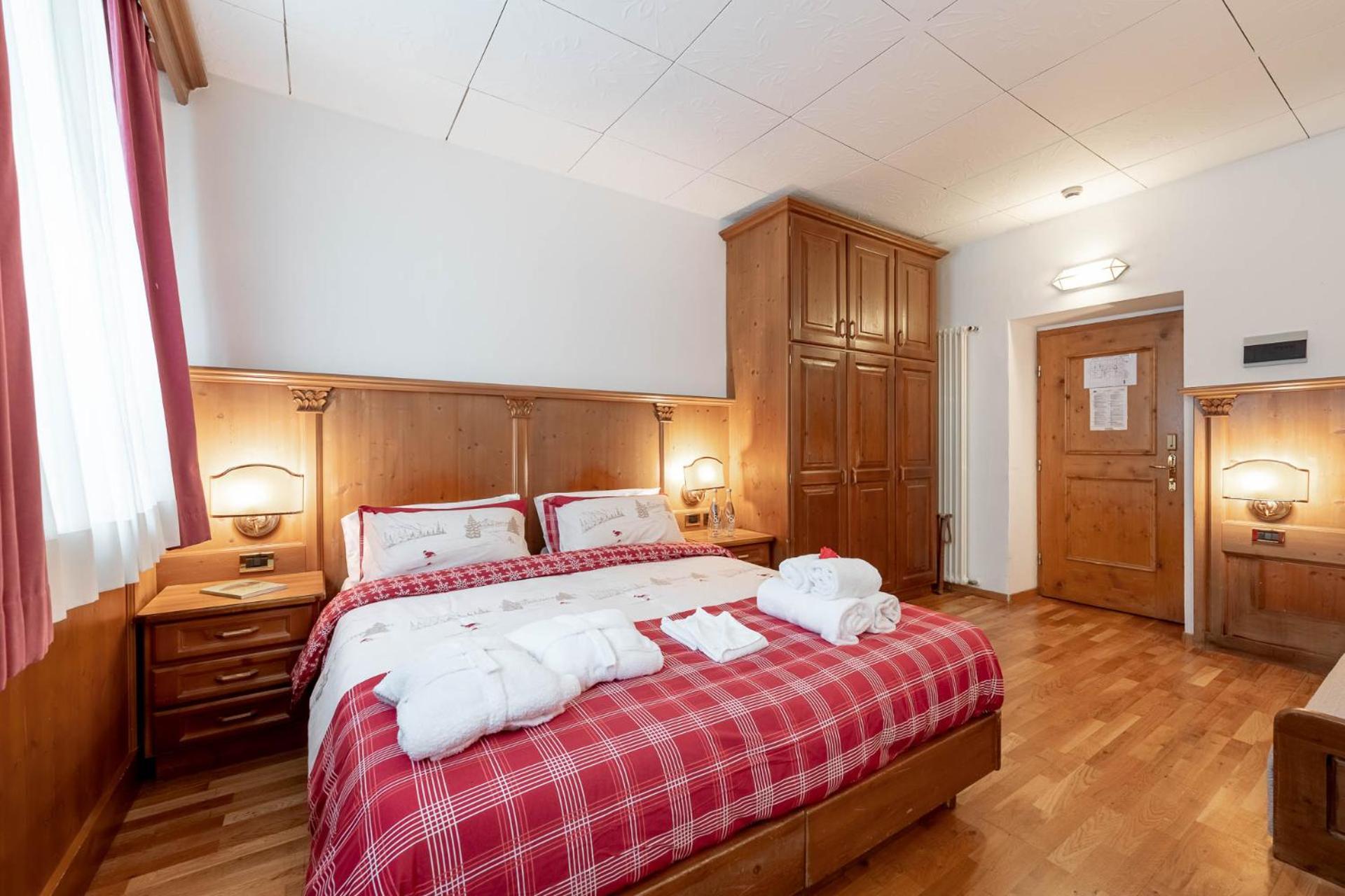 Hotel Dolomiti Schloss Canazei Luaran gambar