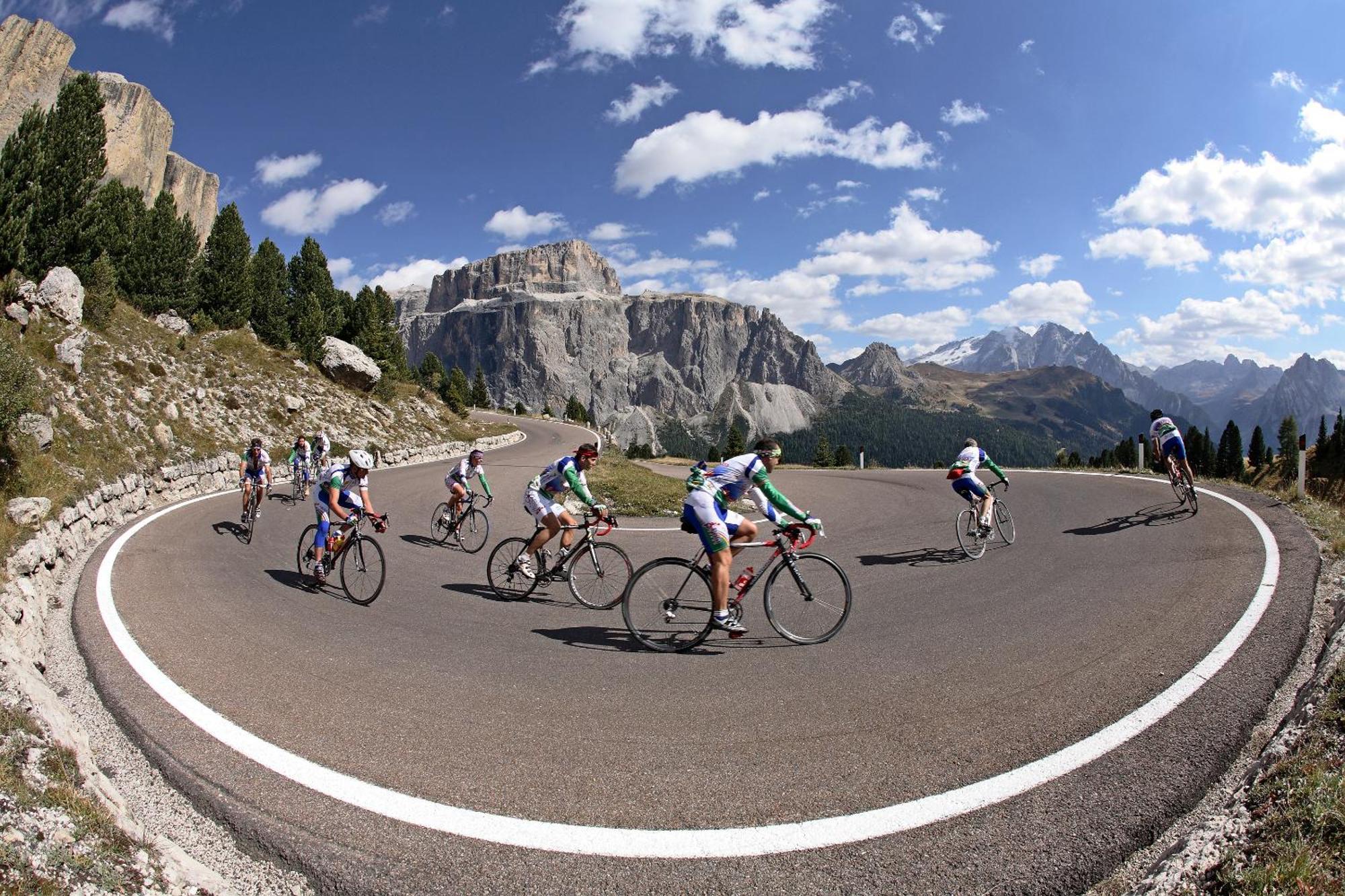 Hotel Dolomiti Schloss Canazei Luaran gambar