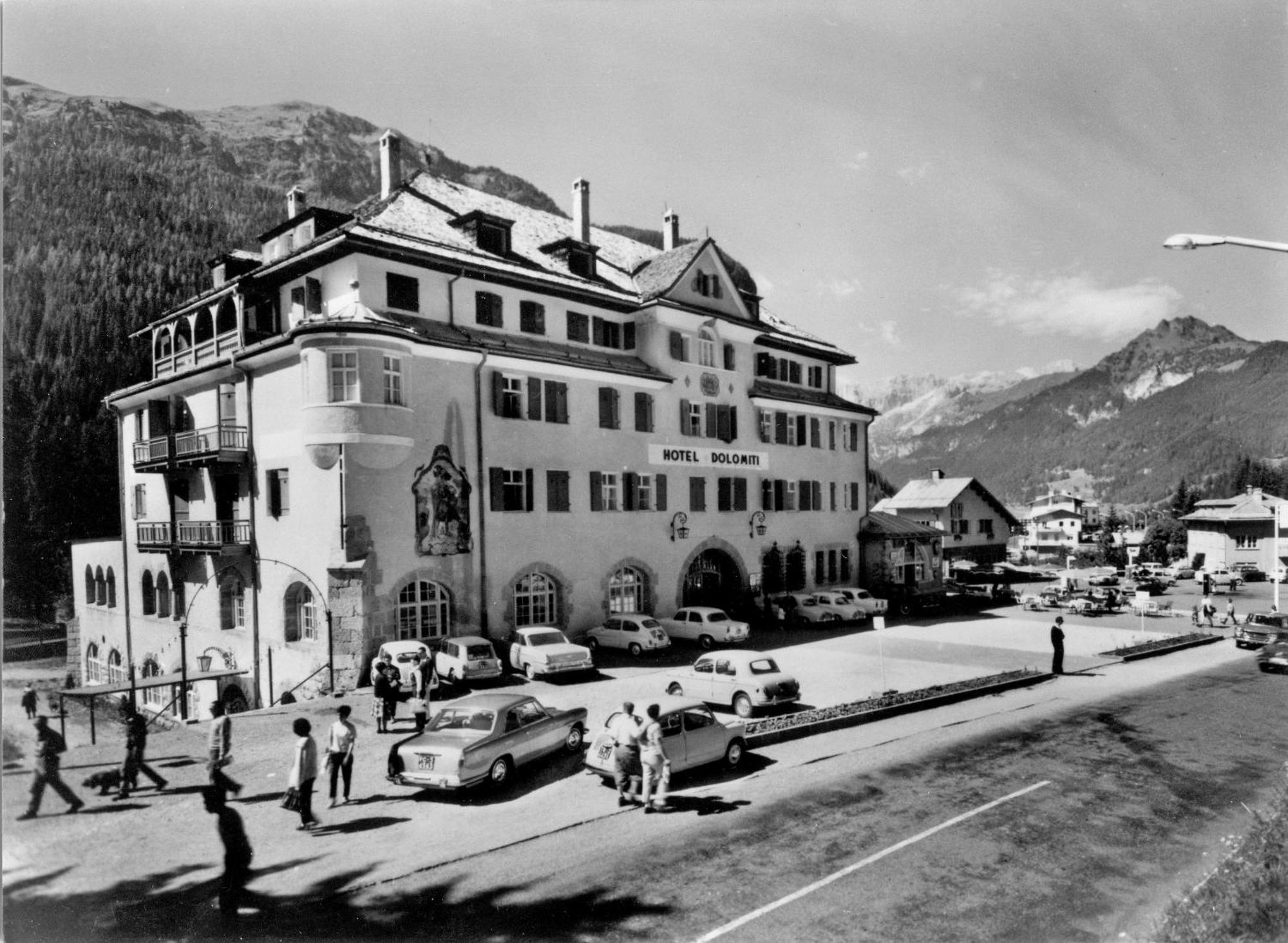 Hotel Dolomiti Schloss Canazei Luaran gambar